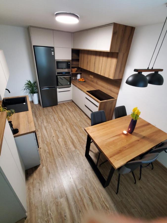 Novy Apartman Eva ยีชิน ภายนอก รูปภาพ
